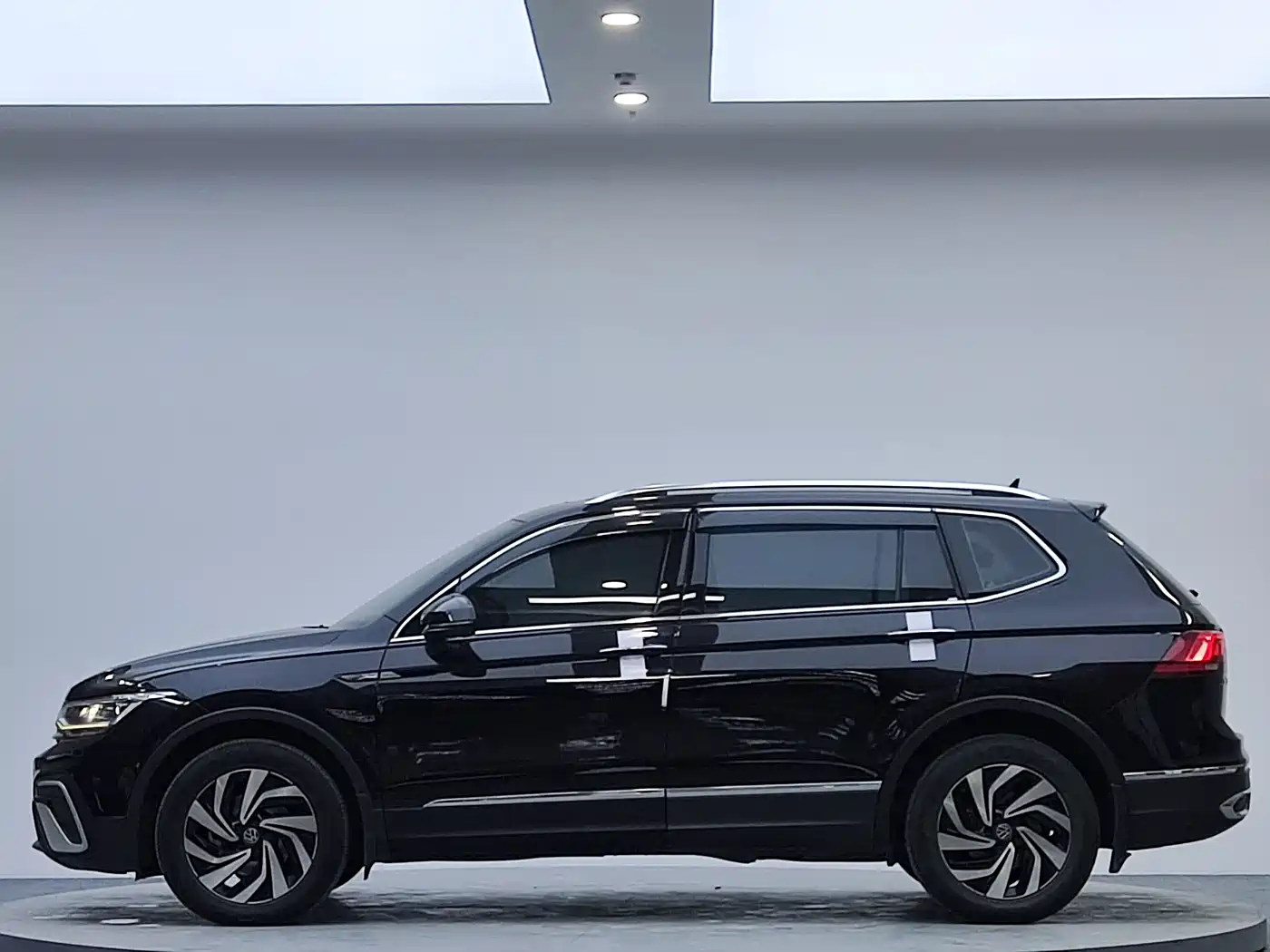 Volkswagen Tiguan L 2023 280TSI 2WD Trend Limited Edition фото 4