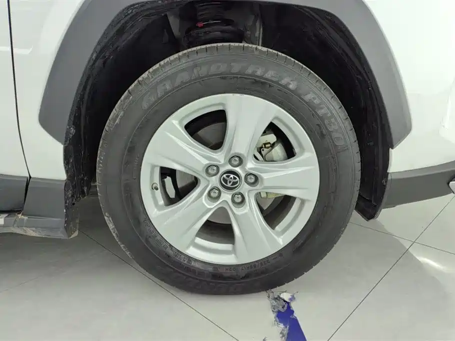 Toyota RAV4 Rongfang 2022 2.0L CVT 2WD Urban Edition фото 6