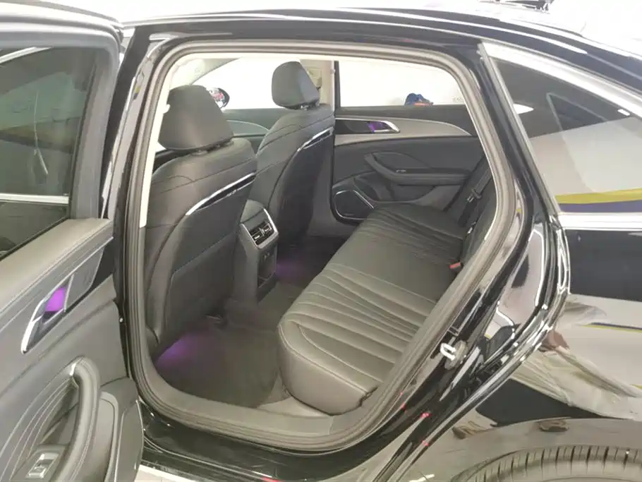 Hongqi H5 2023 1.5T DCT Smart Connect Flag Rhythm фото 11