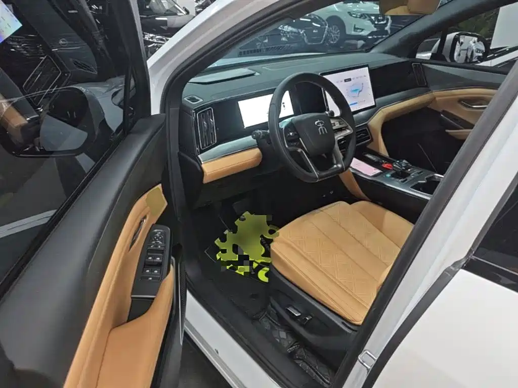 BYD Song L DM-i 2024 112km Leading Edition фото 16