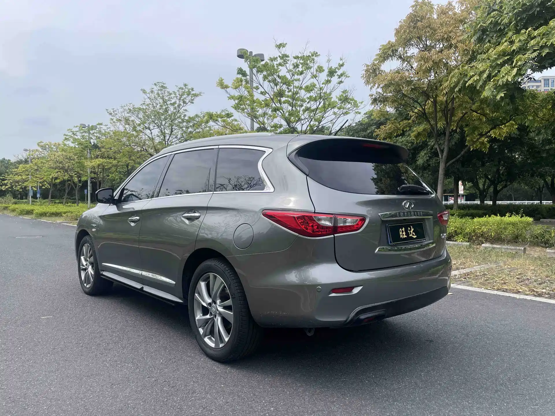 Photo 6 - Infiniti QX60 (Import)