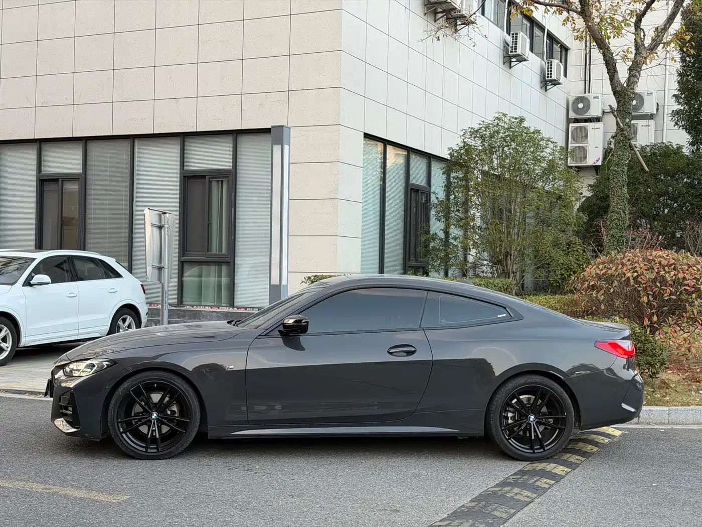 BMW 4 Series 2023 425i M Sport Shadowline Package фото 5