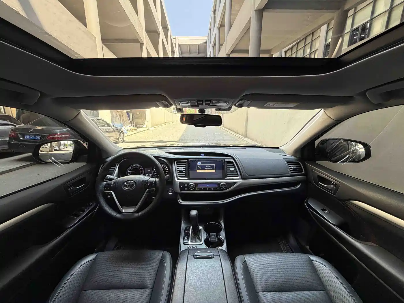 Toyota Highlander 2017 2.0T 4WD Premium 7-Seater фото 7
