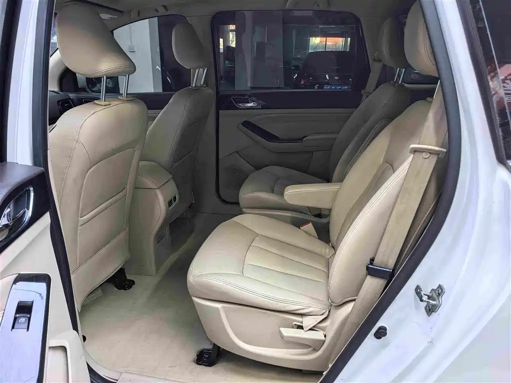 Фото 5 - Baojun 730