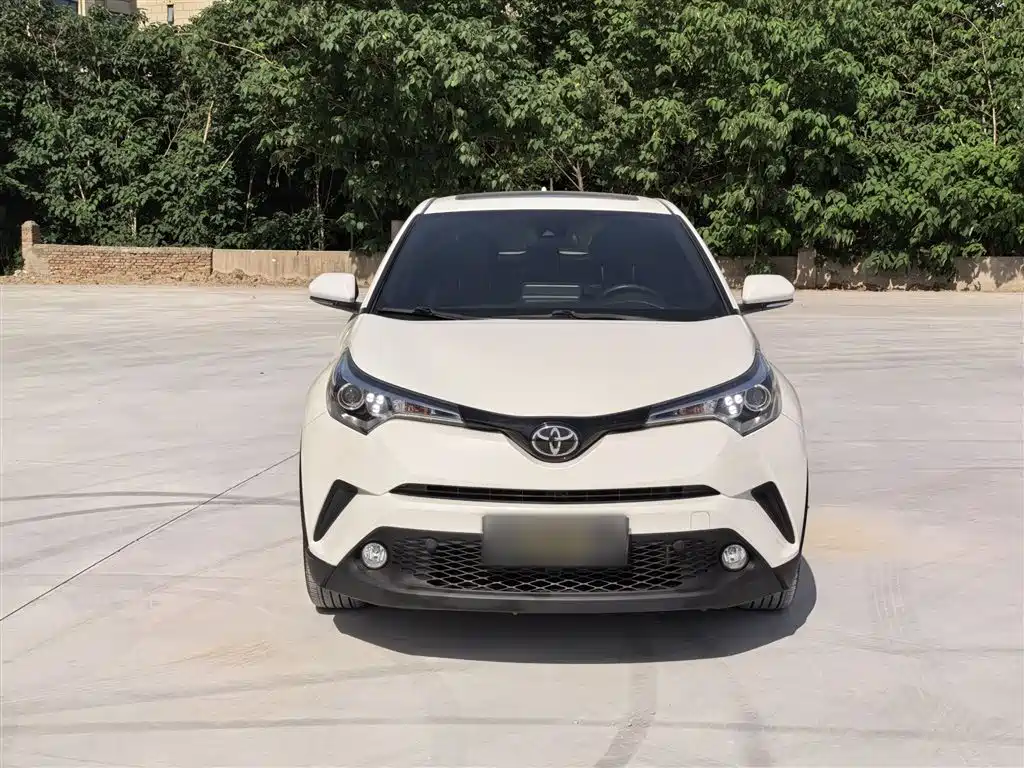Toyota C-HR 2020 Model 2.0L Leading фото 3