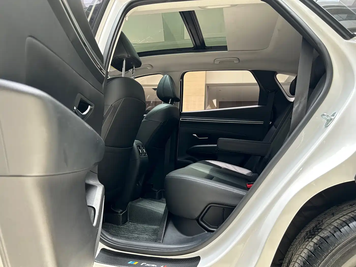 Hyundai Tucson 2023 Tucson L 1.5T Automatic 2WD DLX Luxury Edition фото 18