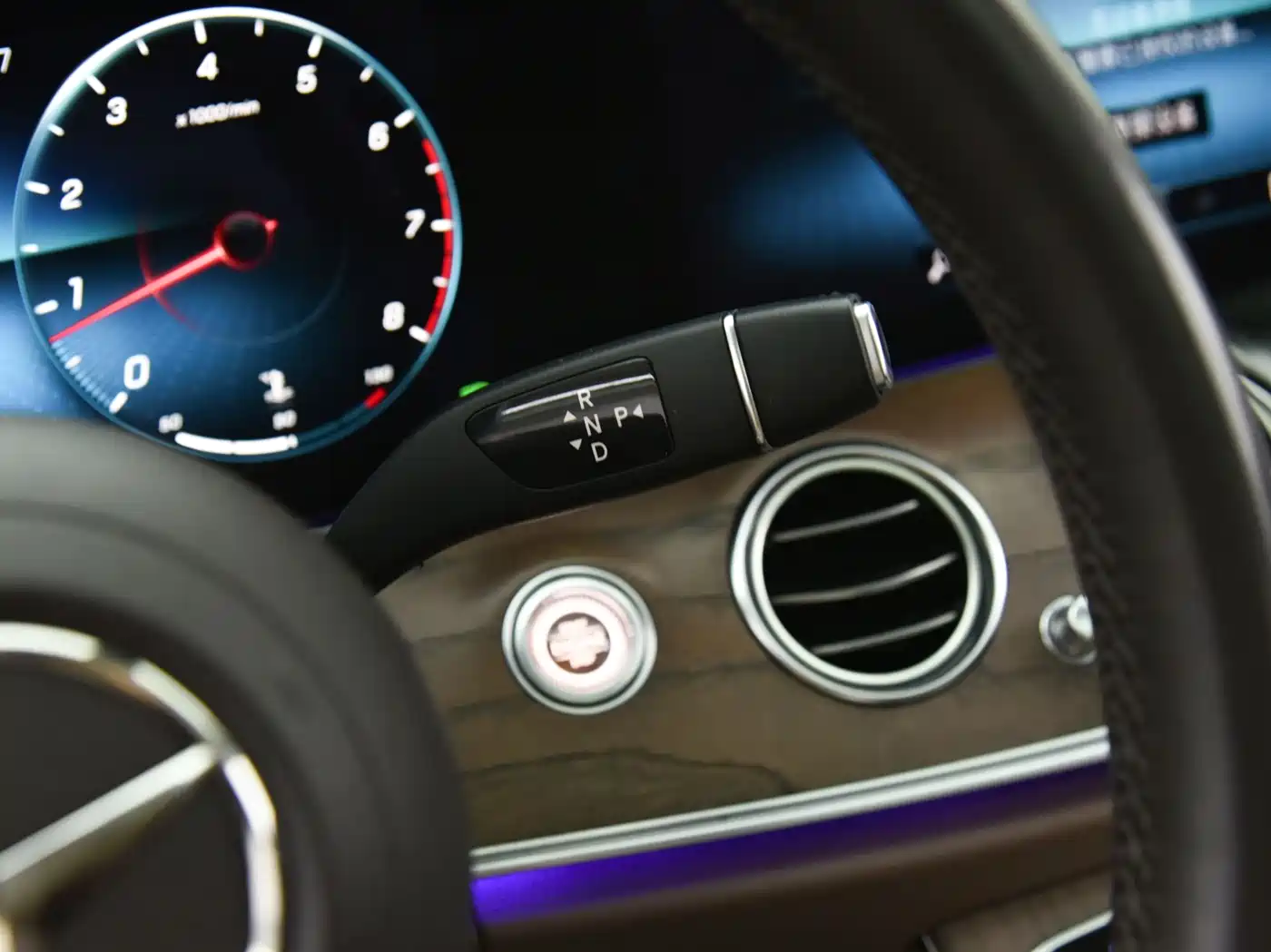 Mercedes-Benz E-Class 2021 E 260 L фото 10