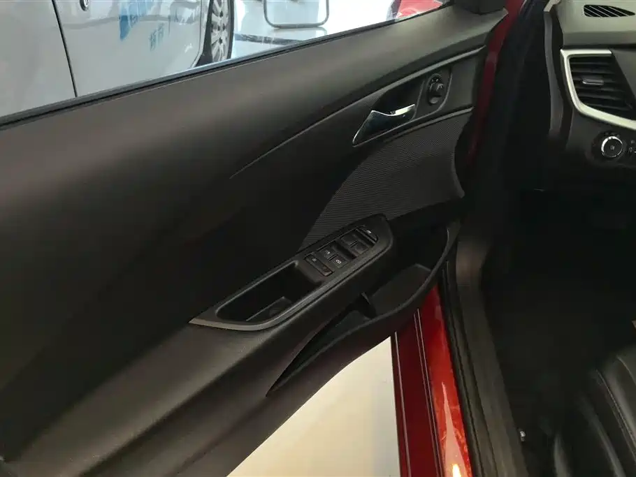 Chevrolet Cavalier 2016 1.5L Automatic Enjoyment Edition фото 7