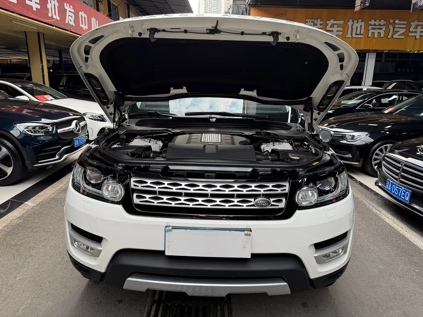 Land Rover Range Rover Sport 2016 Model 3.0 SC V6 HSE фото 41