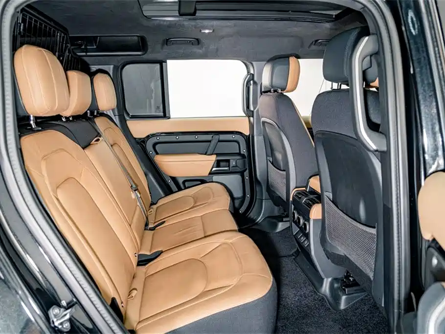 Land Rover Defender 2025 110 3.0T P400 -Dynamic HSE фото 24