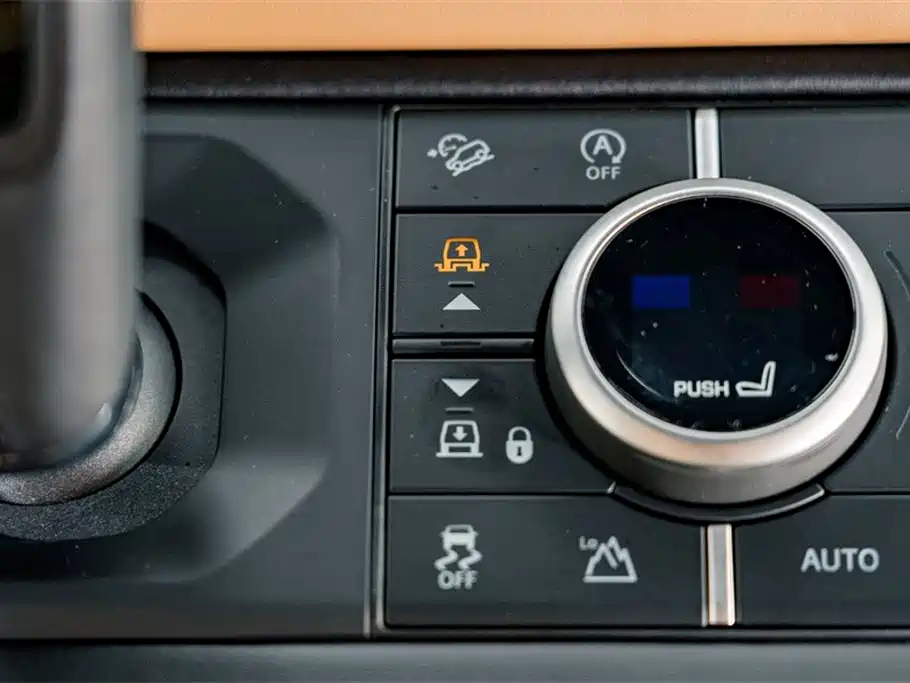 Land Rover Defender 2025 110 3.0T P400 -Dynamic HSE фото 15