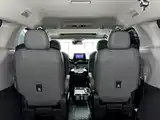 Фото 11 - Toyota Granvia