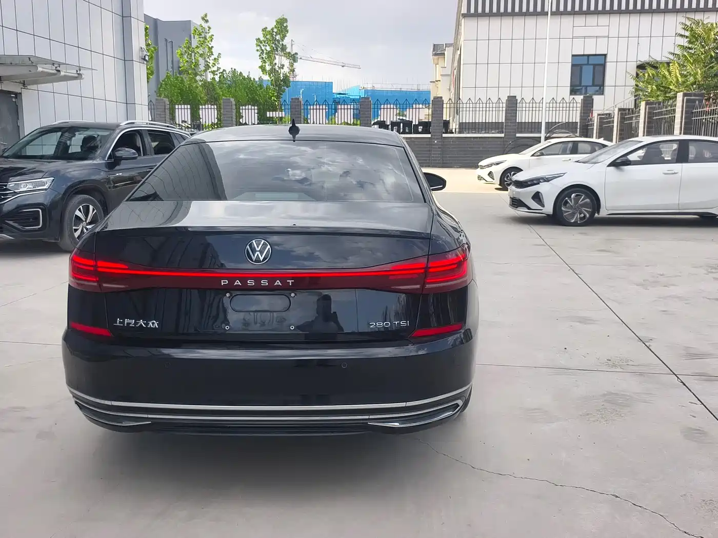 Volkswagen Passat 2022 280TSI Business Edition фото 18
