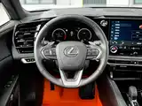 Фото 19 - Lexus RX