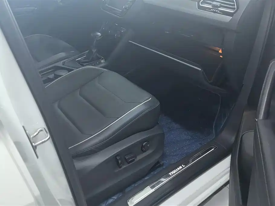 Volkswagen Tiguan L 2017 330TSI Automatic 2WD Luxury Edition фото 8