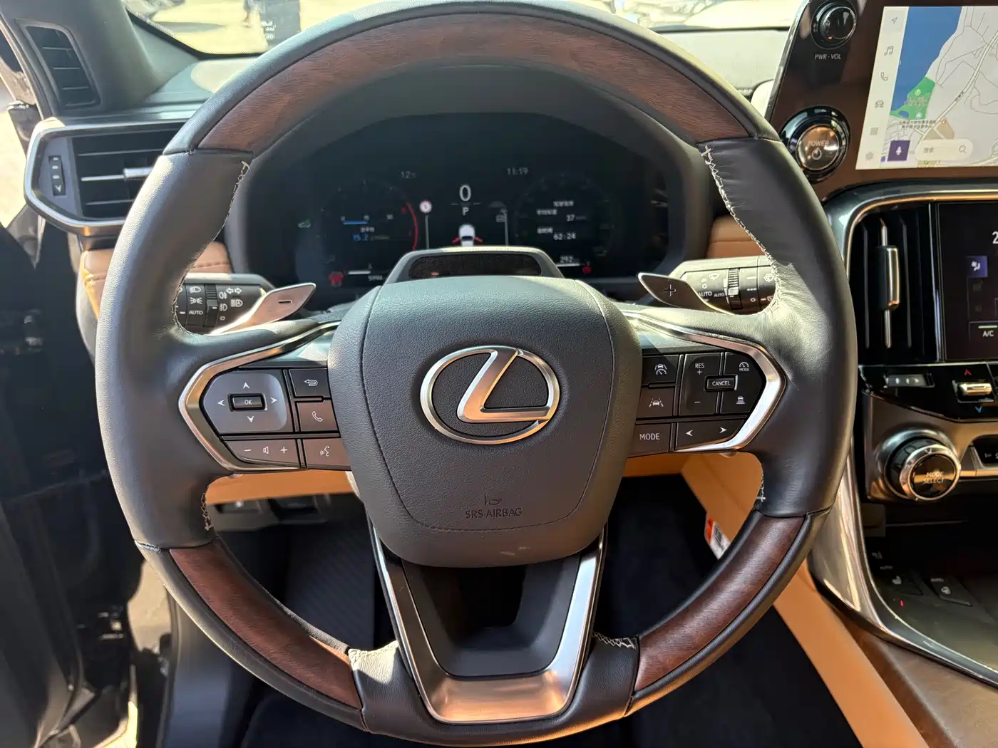 Lexus LX 2025 700h Boundary Edition фото 10