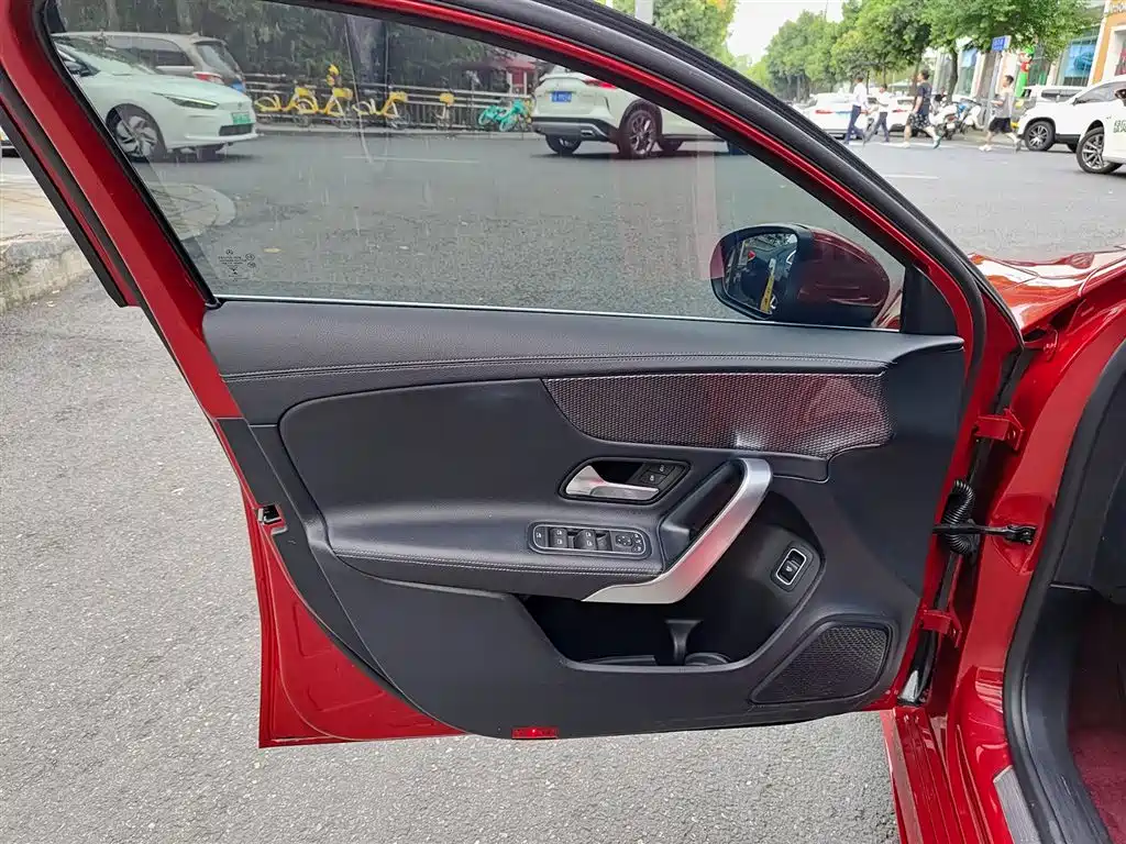 Mercedes-Benz A-Class 2022 Facelift A 200 L Sport Sedan Dynamic фото 6