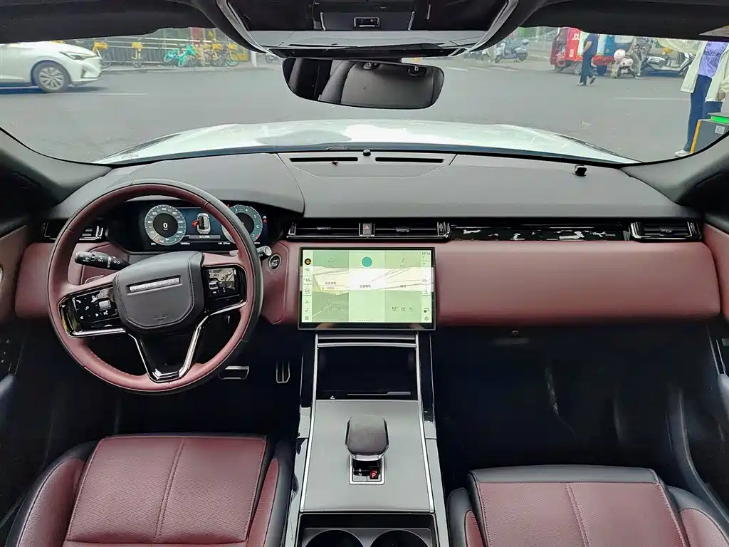 Land Rover Range Rover Velar 2024 Dynamic HSE фото 10