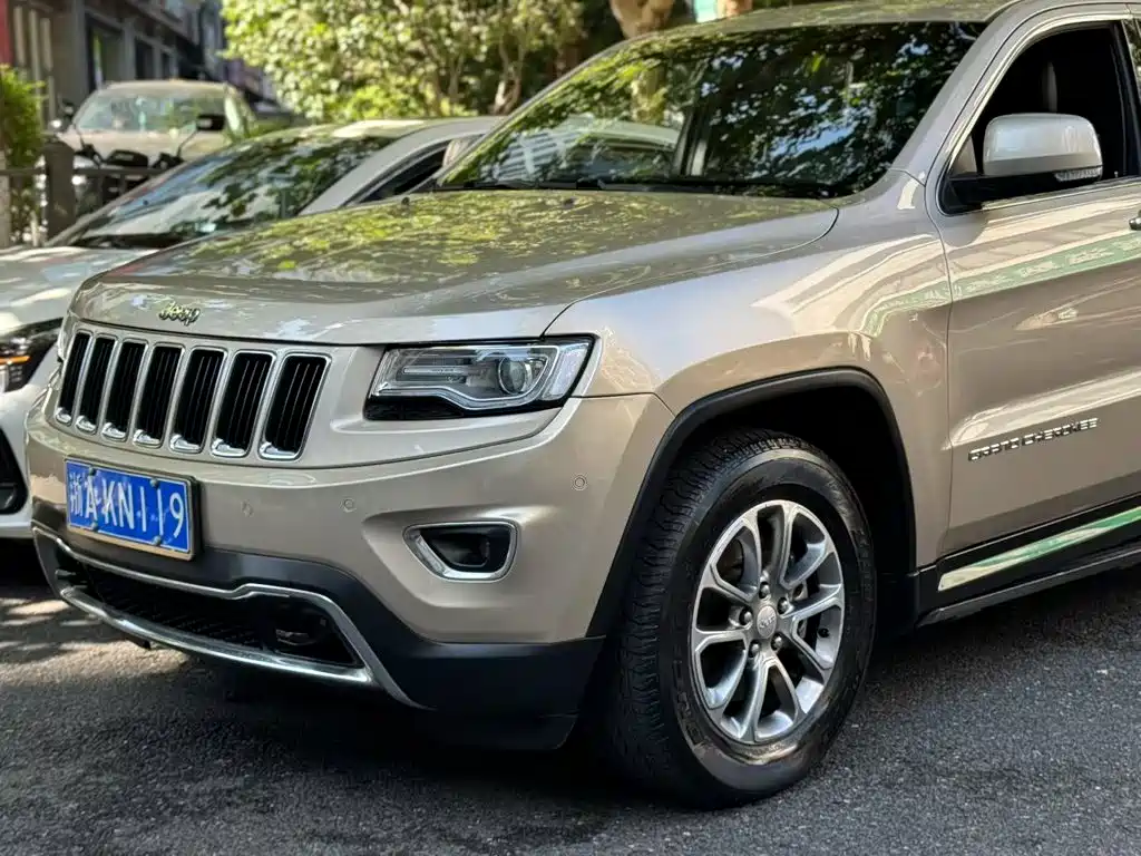 Фото 3 - Jeep Grand Cherokee (Import)