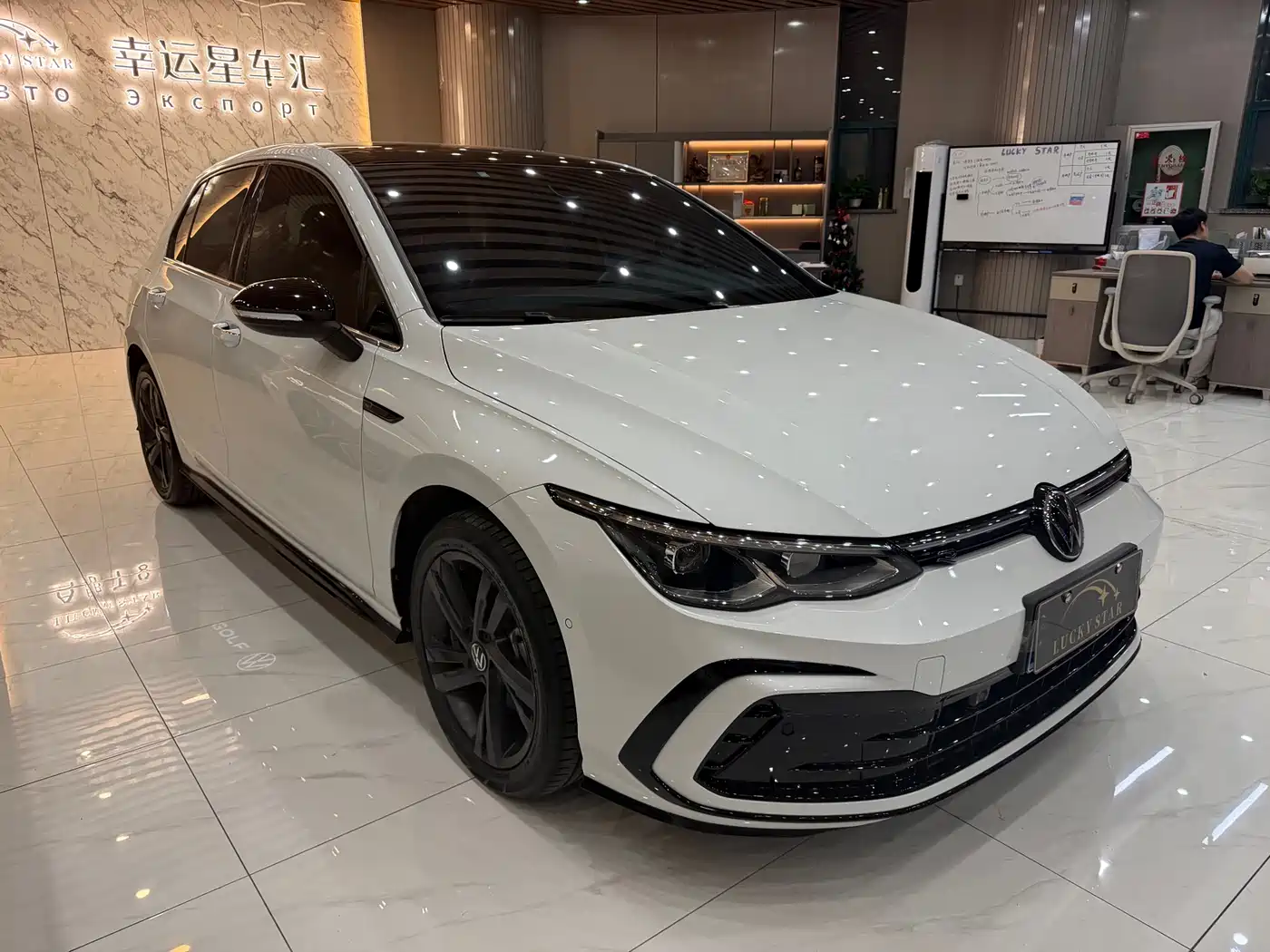 Volkswagen Golf 2023 280TSI DSG R-Line Lite фото 3