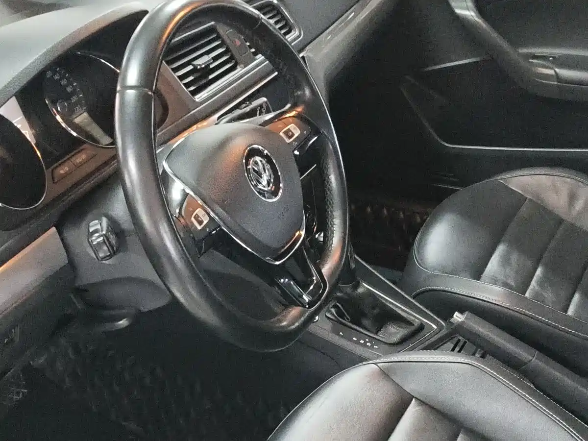 Volkswagen Lavida Tour 2017 230TSI DSG Comfort Edition фото 14