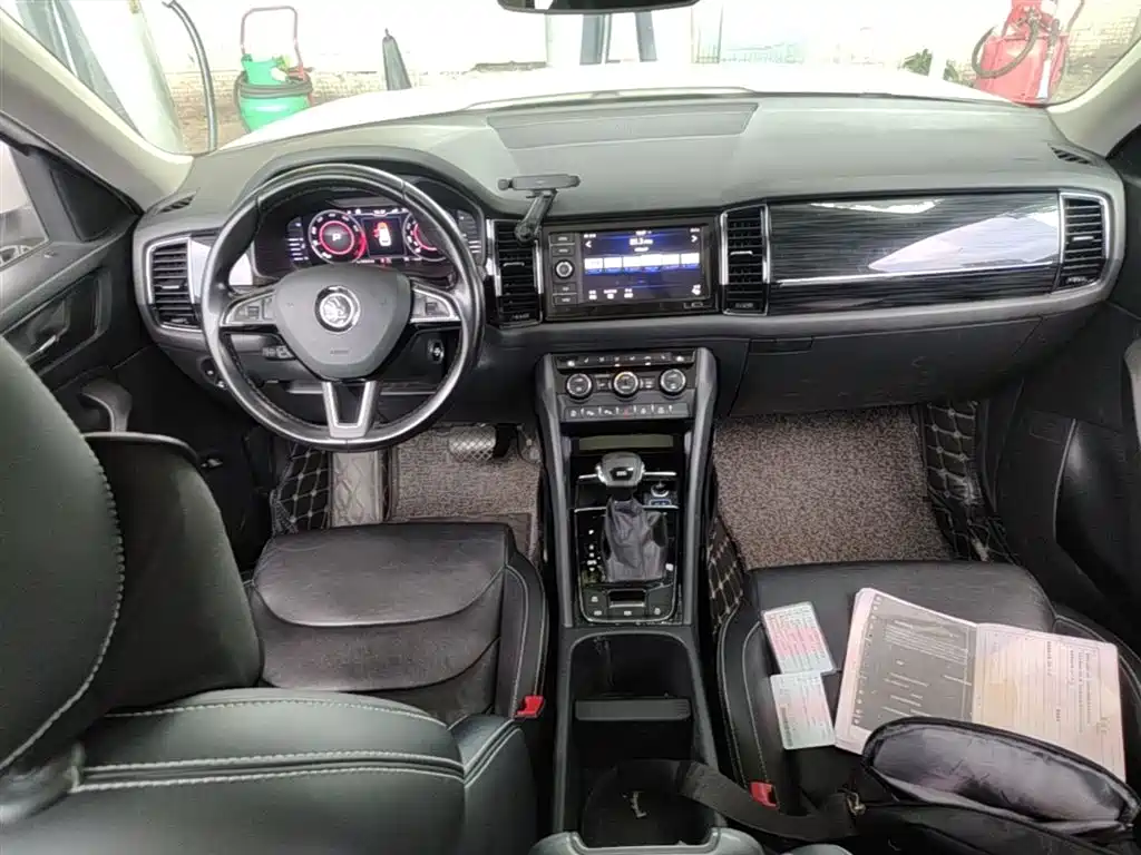 Škoda Kodiaq 2017 TSI330 7-seater 2WD Luxury Edition фото 16