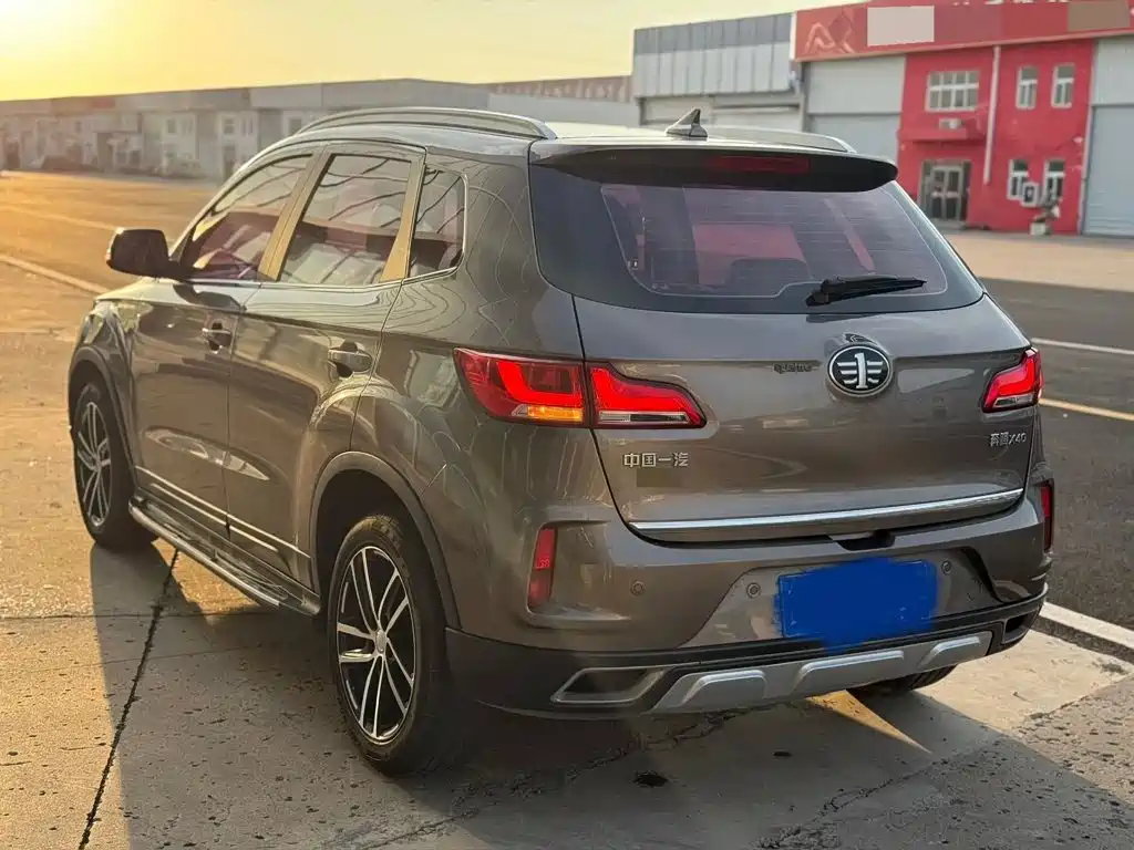 Besturn X40 2018 2018 Internet Celebrity Edition 1.6L Manual Luxury