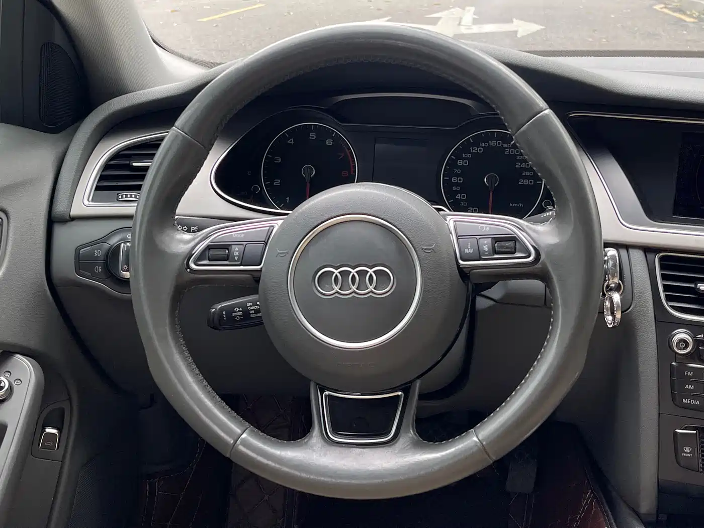 Audi A4L 2013 35 TFSI Automatic Standard фото 8