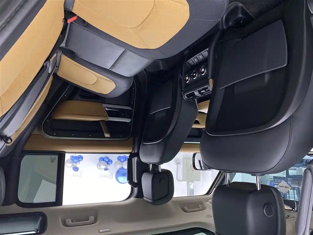 Land Rover Defender 2023 Model 110 3.0T P400 X-DYNAMIC HSE фото 7