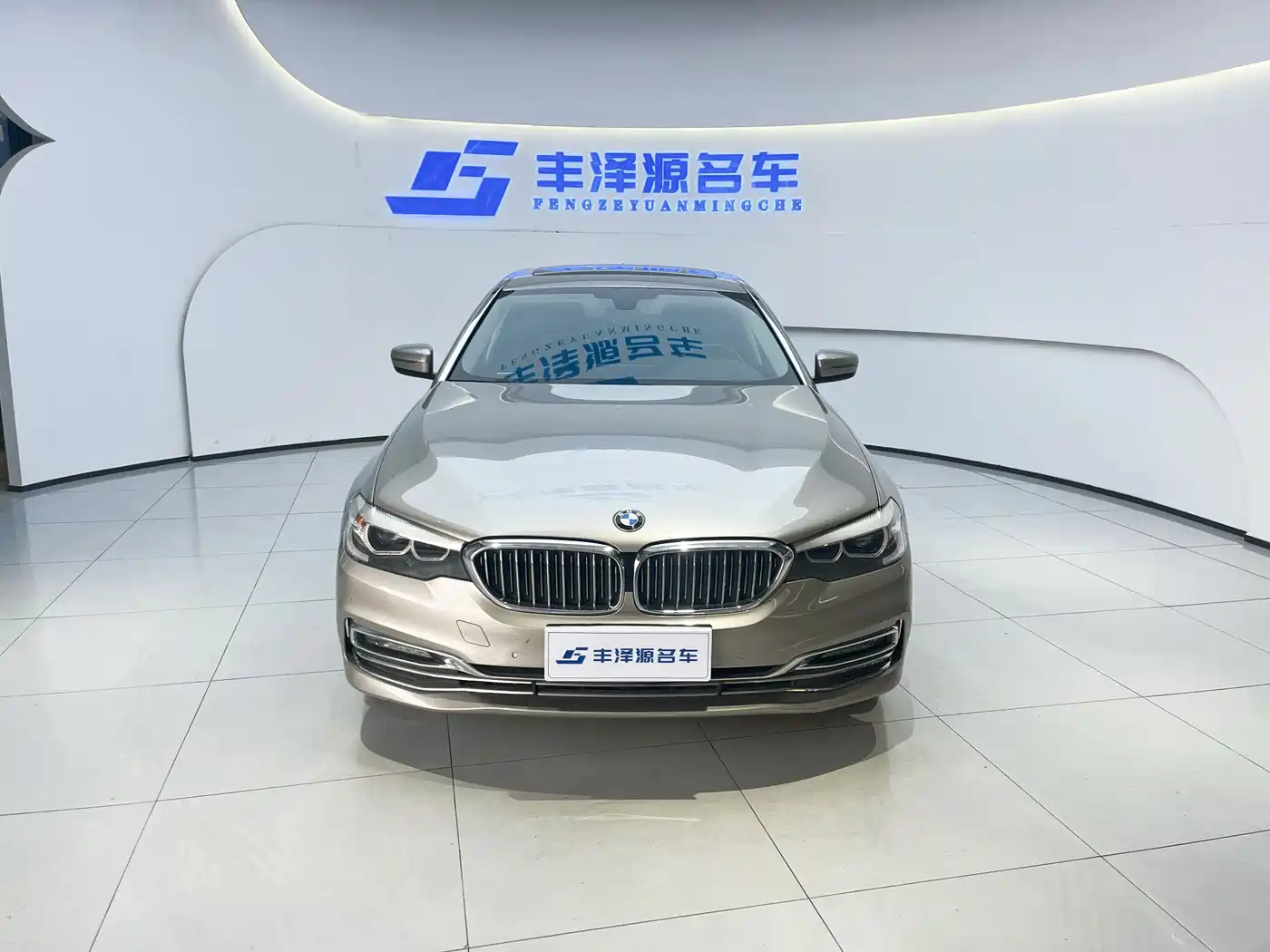 BMW 5 Series 2018 525Li Luxury Package фото 3