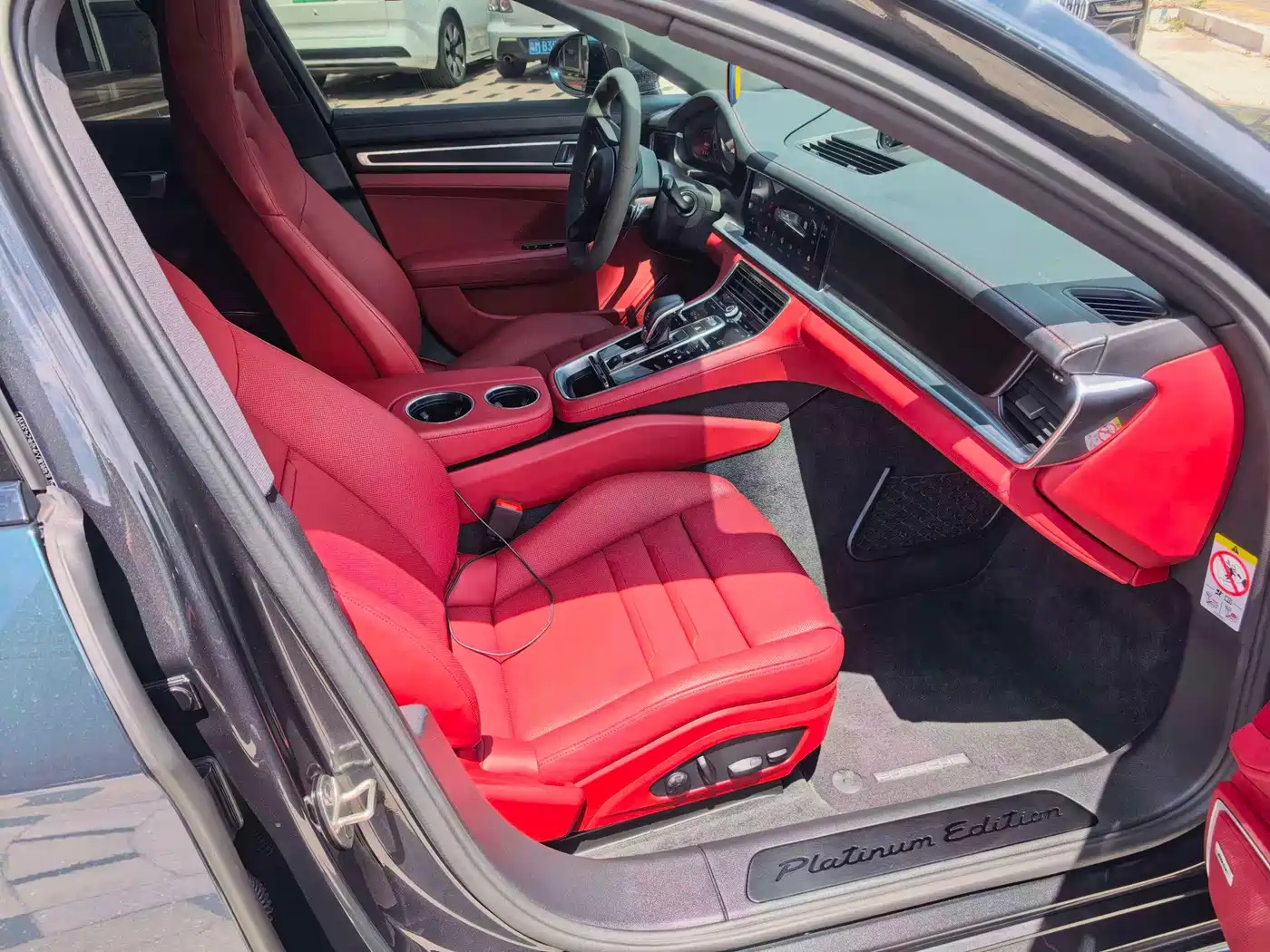 Фото 3 - Porsche Panamera