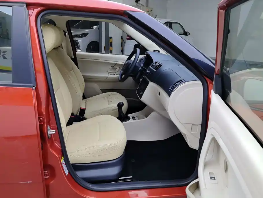 Škoda Fabia 2014 2012 1.4L Manual Crystal Edition