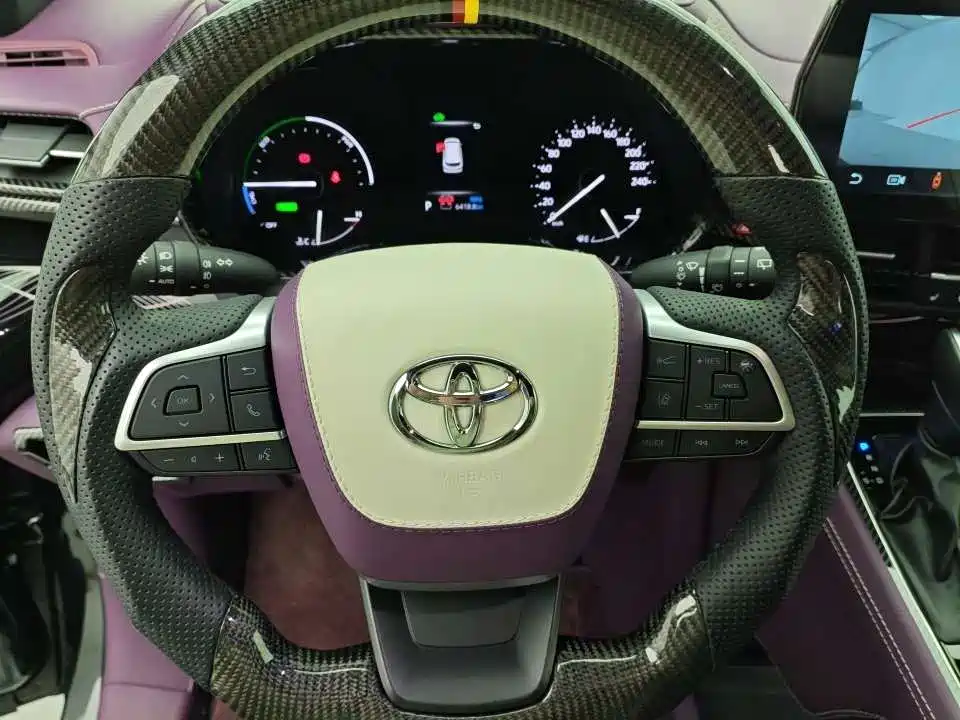 Toyota Granvia 2024 2.5L Hybrid Comfort фото 12
