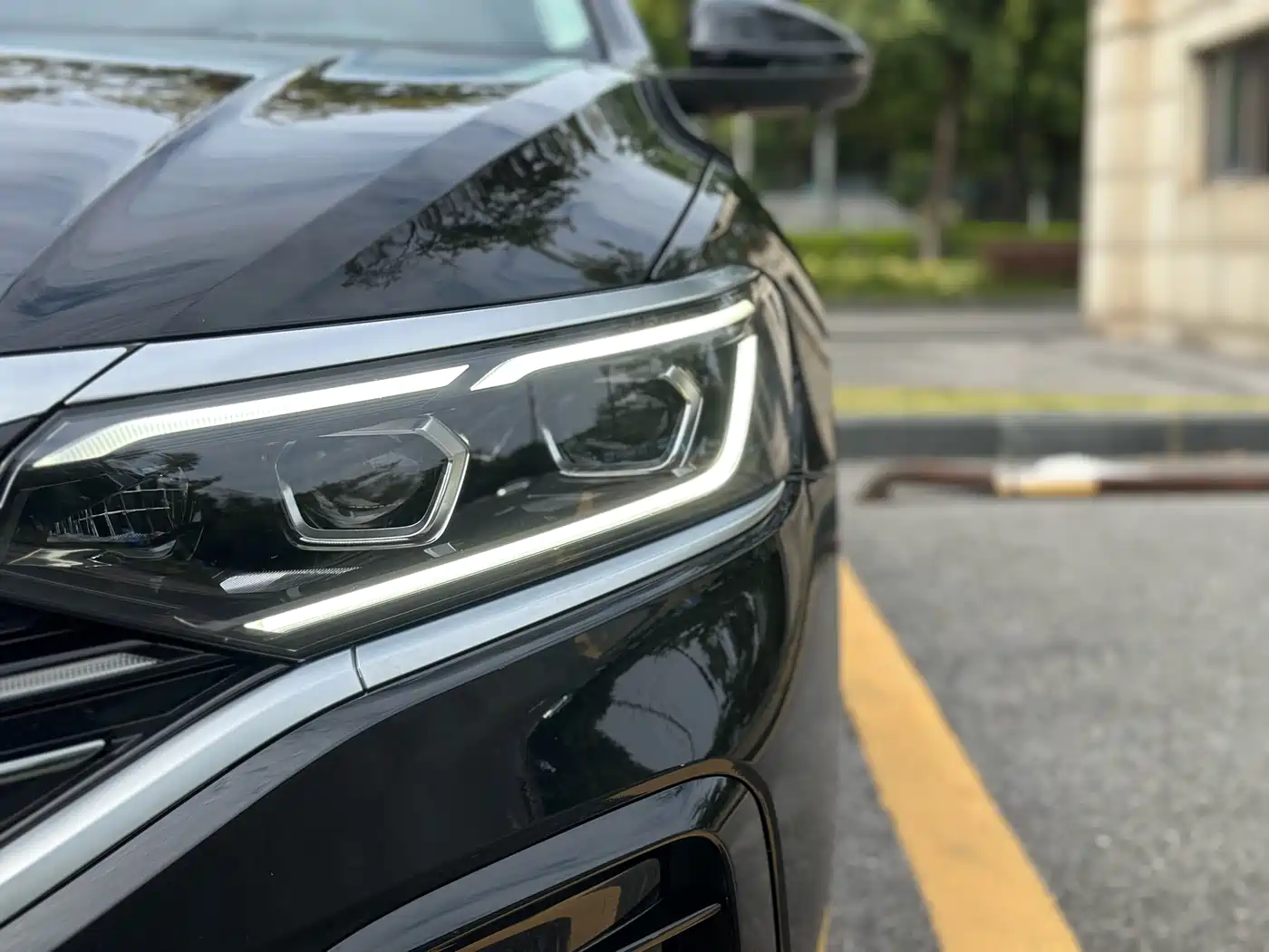 Volkswagen Passat 2023 330TSI Premium Edition фото 8