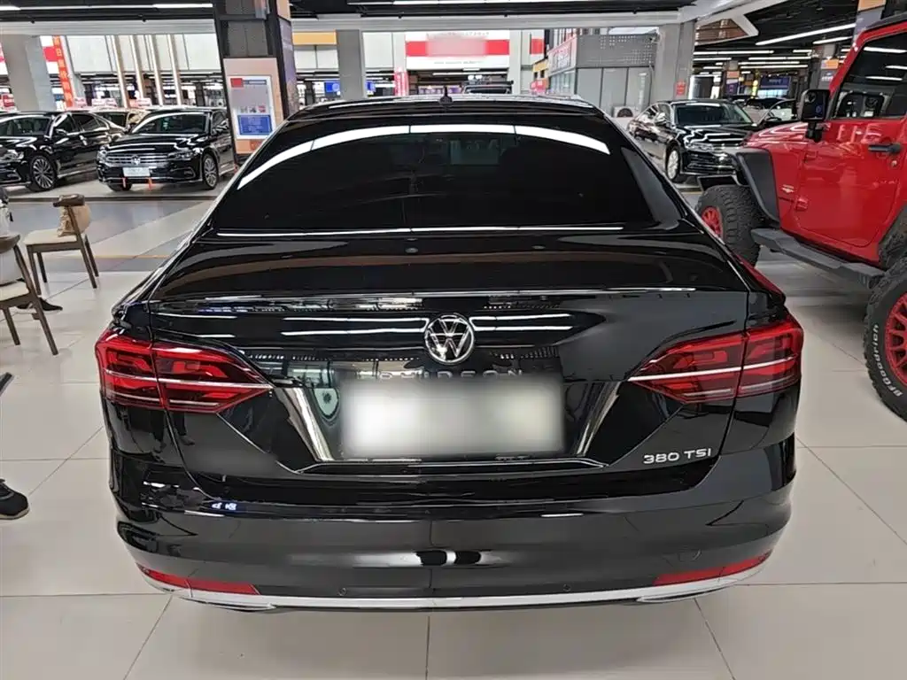 VOLKSWAGEN HUIANG
