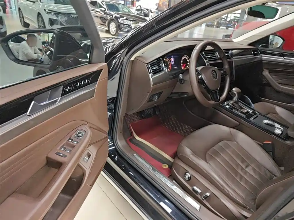 VOLKSWAGEN HUIANG