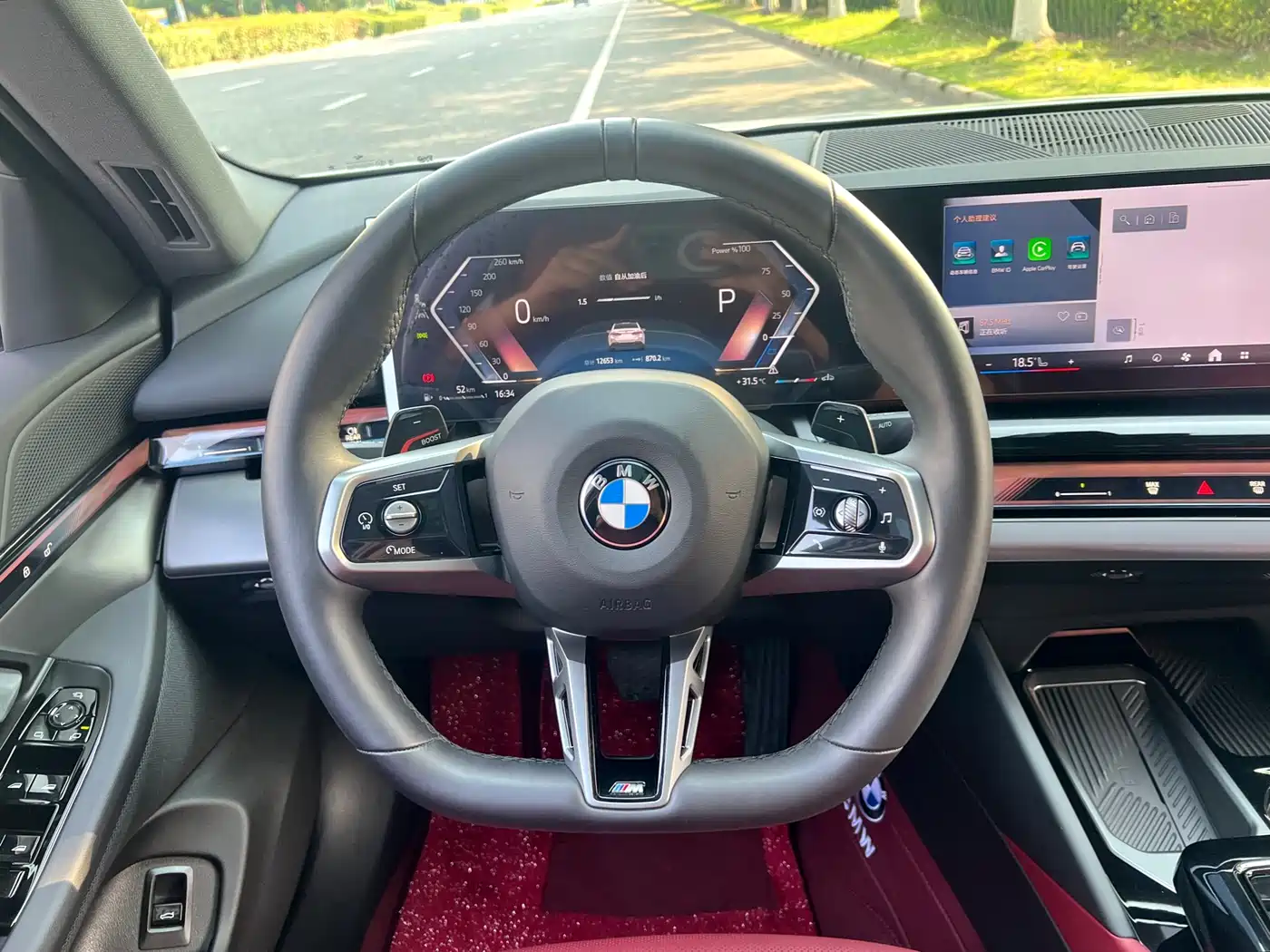 BMW 5 Series 2026 525Li M Sport Package фото 10
