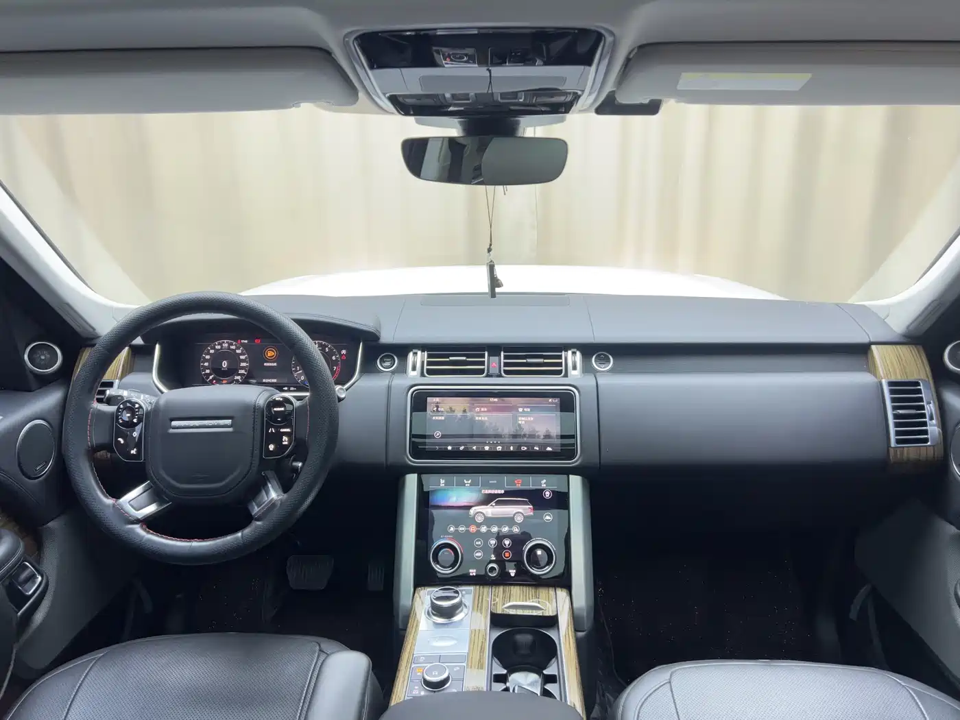 Land Rover Range Rover 2018 3.0 SC V6 Vogue Heritage Extended Edition фото 12
