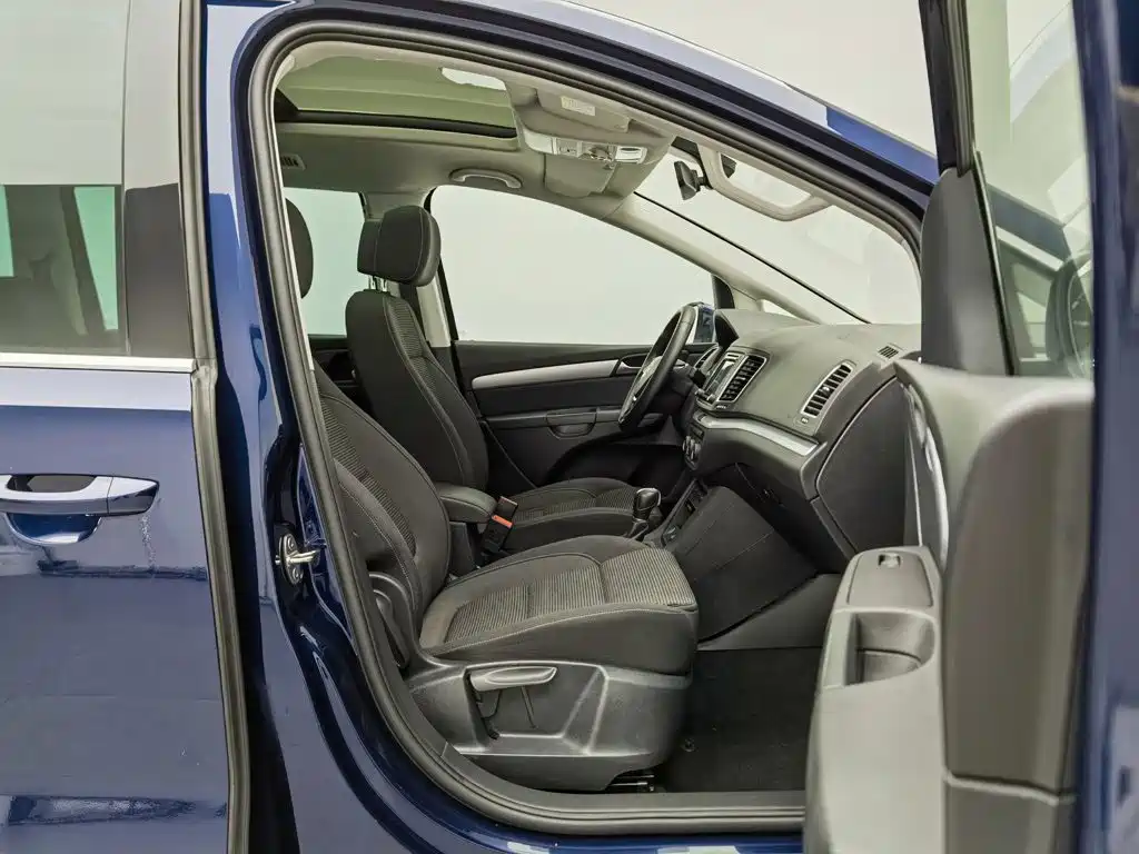 Volkswagen Sharan 2018 2018 Facelift 380TSI Comfort 7-Seater