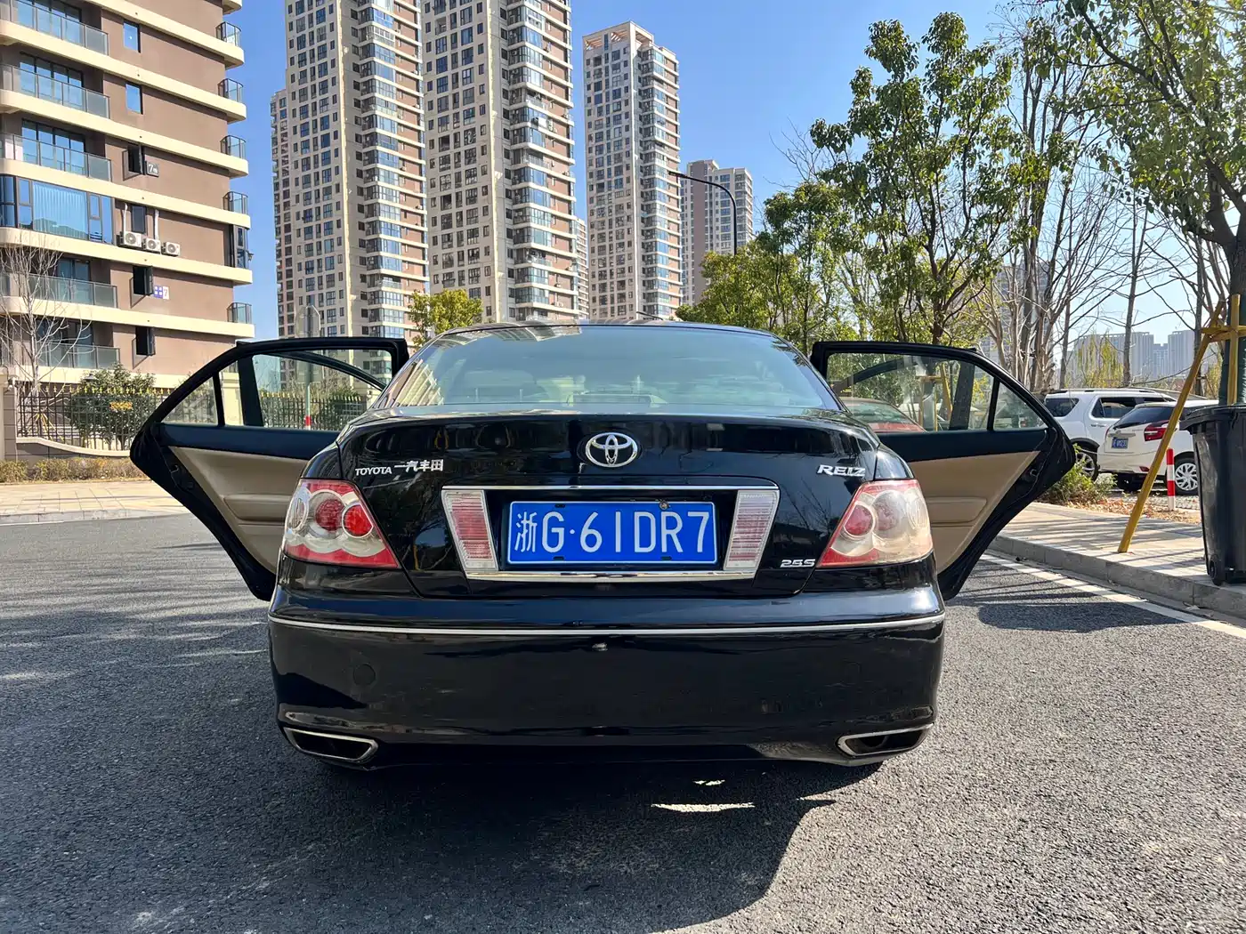 Toyota Reiz 2009 2.5S AVX Edition фото 16
