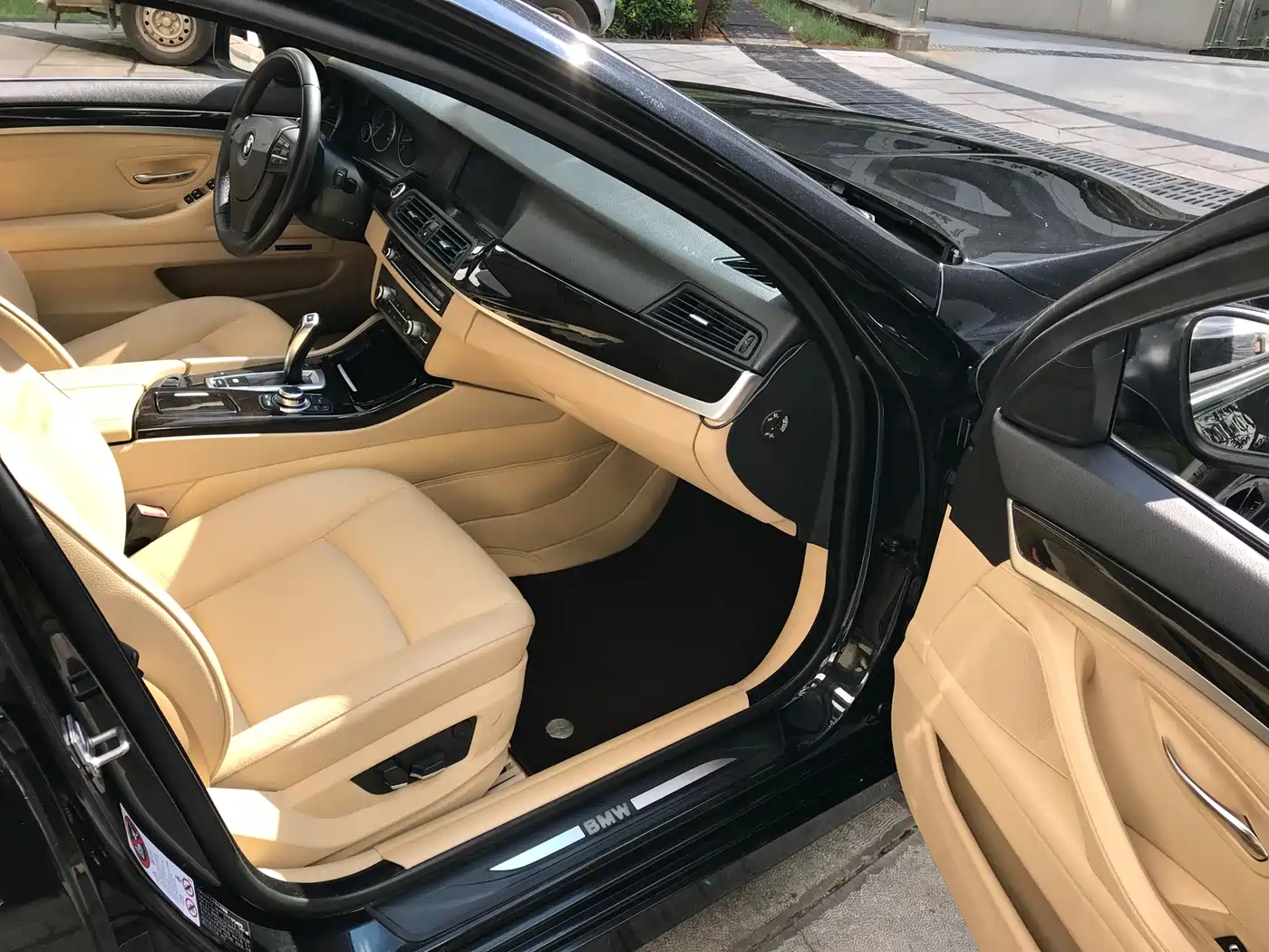 BMW 5 Series 2012 523Li Luxury фото 16