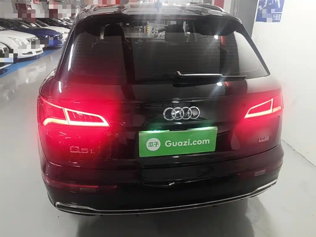 Audi Q5L 2020 Facelift 40 TFSI Honor Fashion фото 4