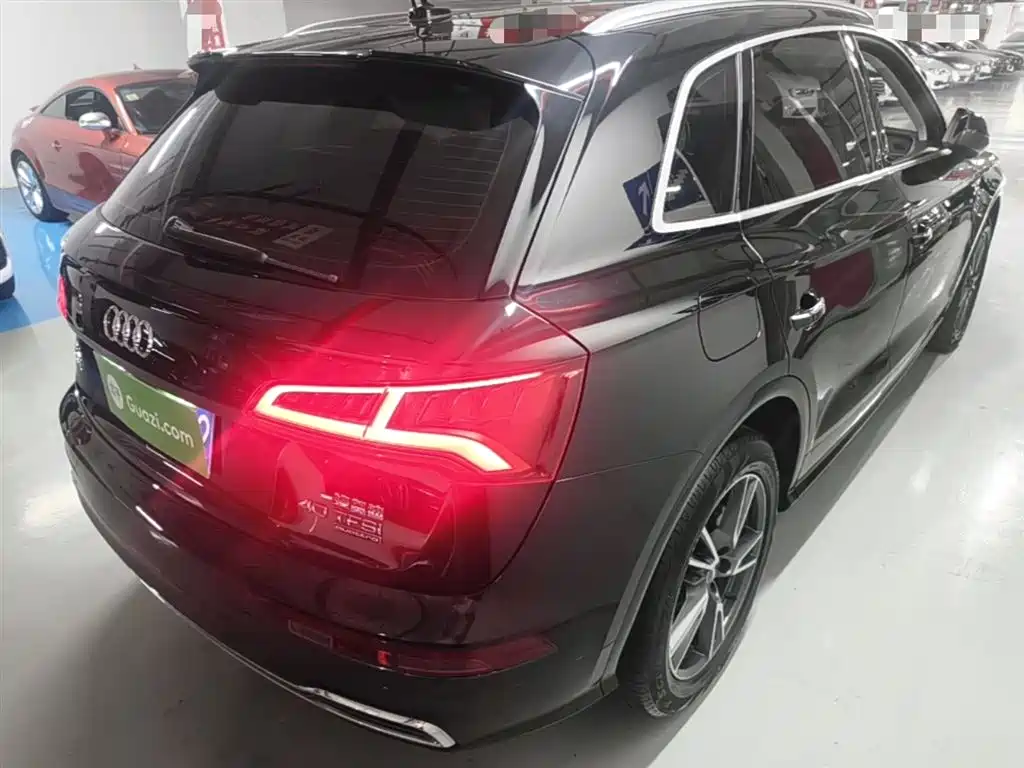 Audi Q5L 2020 Facelift 40 TFSI Honor Fashion фото 5