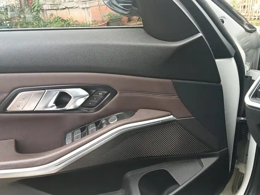BMW 3 Series 2021 325Li M Sport Package фото 7