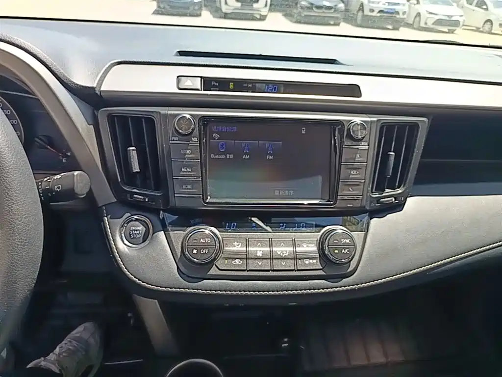 Toyota RAV4 Rongfang 2015 2.5L Automatic 4WD Elite Edition фото 9