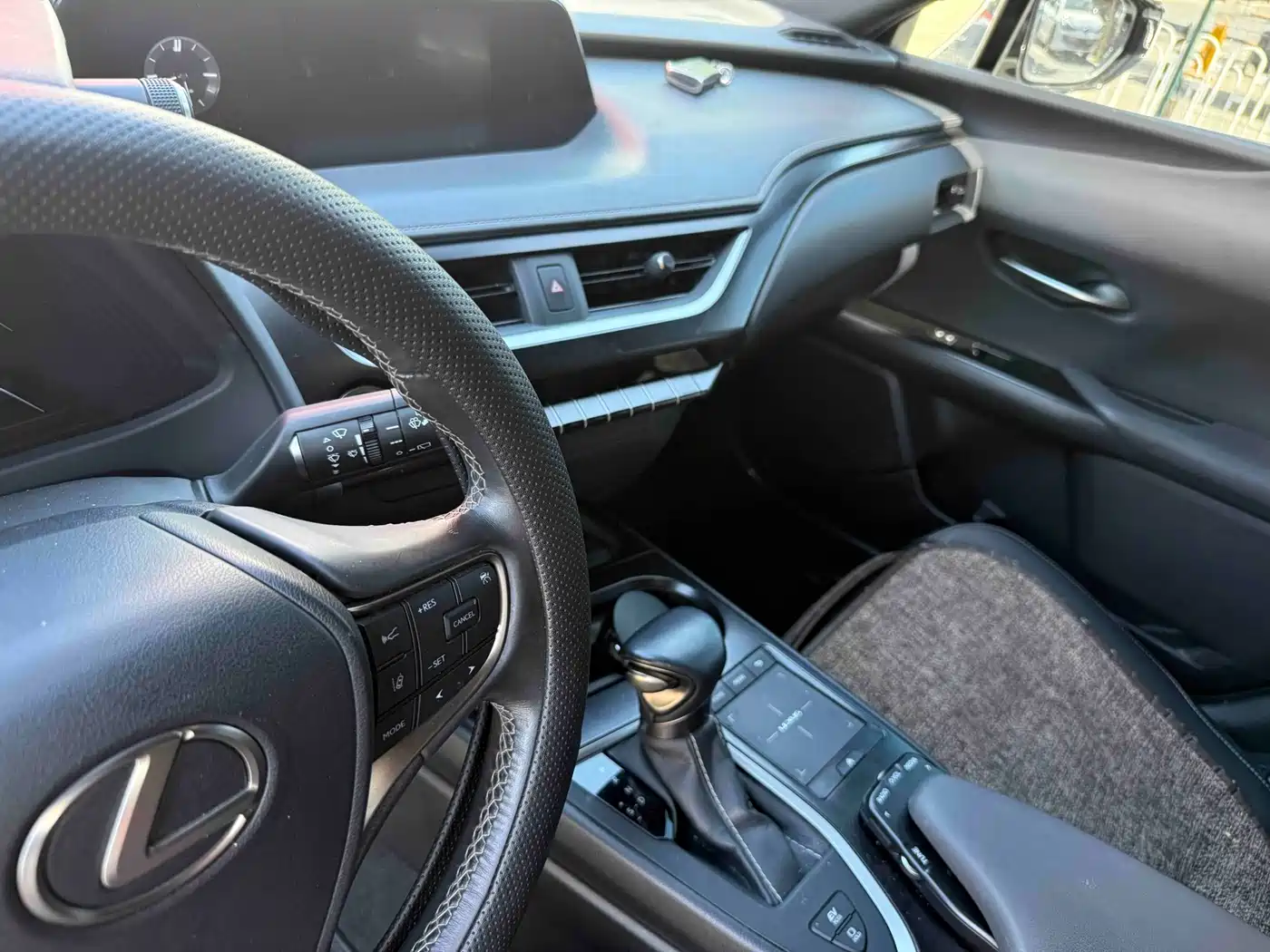 Lexus UX 2020 260h Explore Fun Edition China V фото 6