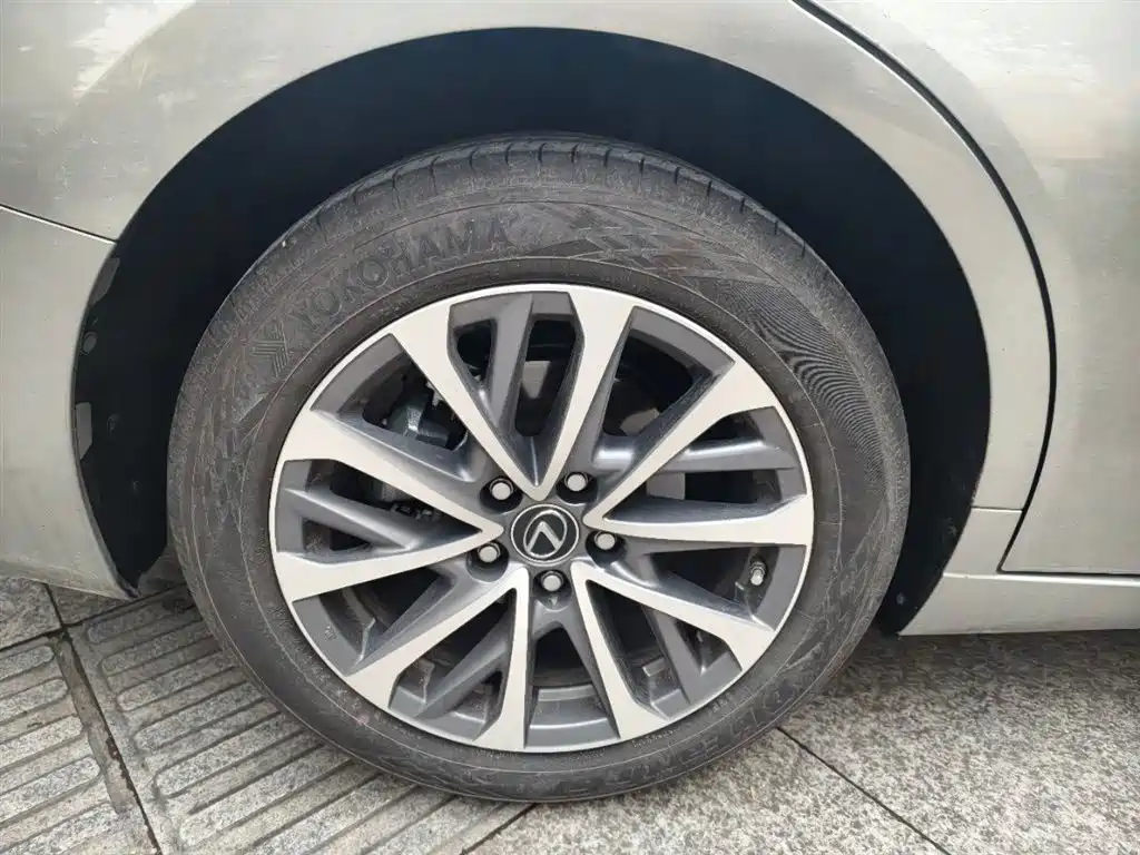 Lexus ES 2024 200 Premium Edition фото 6