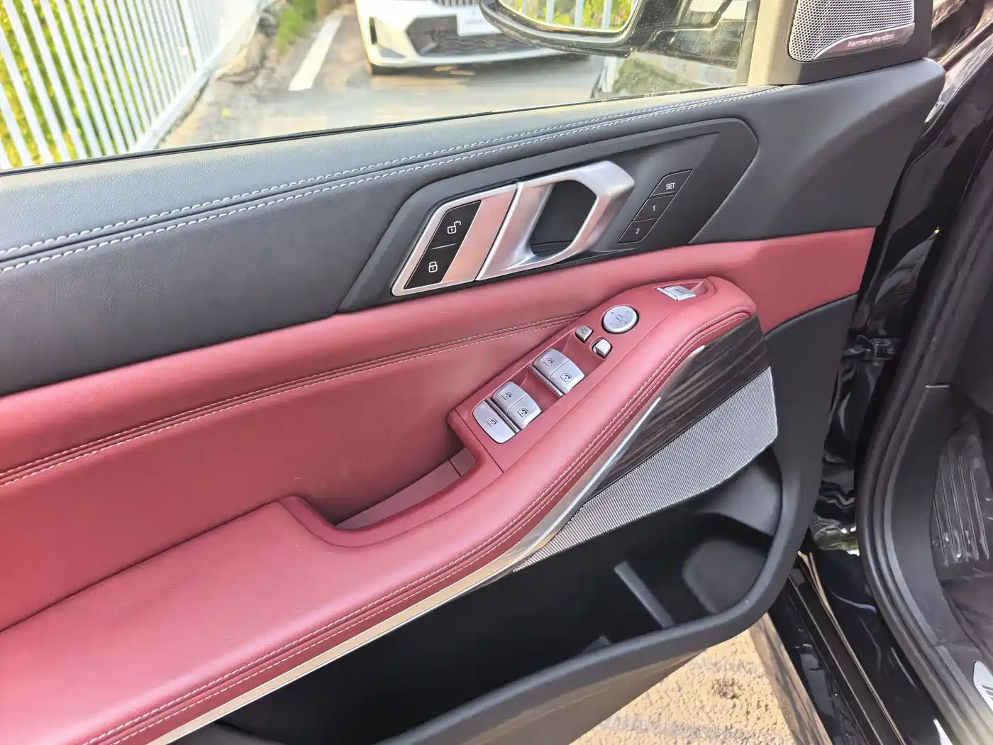 BMW X5 2025 Model xDrive 40Li M Sport Blackout Package фото 9