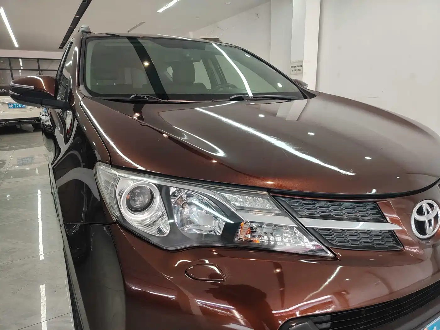 Toyota RAV4 Rongfang 2013 2.5L Auto 4WD Elite фото 4