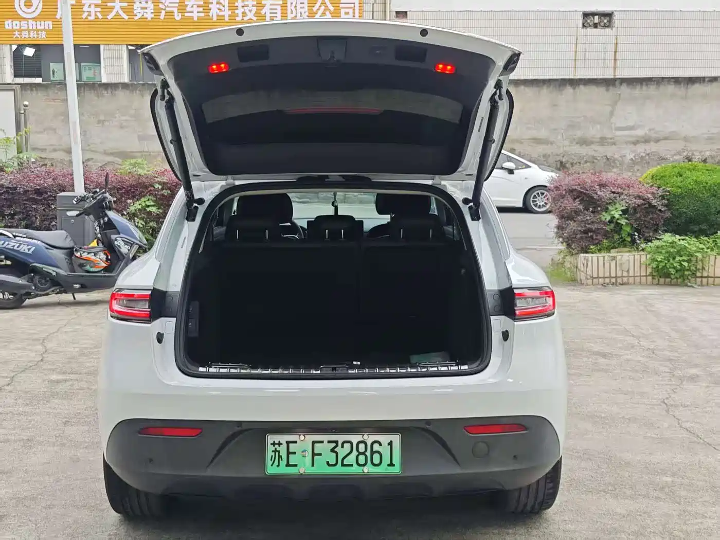 AITO Wenjie AITO M5 2022 Extended Range RWD Standard фото 6